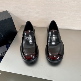 Код： YS004455 Prada Новые мужские лоферы с одним ремешком в налич