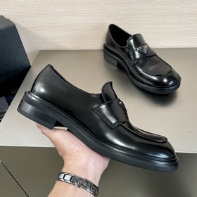 Код： YS004455 Prada Новые мужские лоферы с одним ремешком в налич
