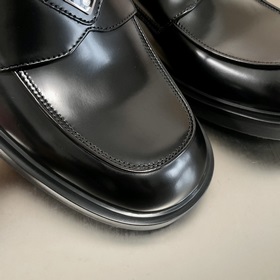 Код： YS004455 Prada Новые мужские лоферы с одним ремешком в налич