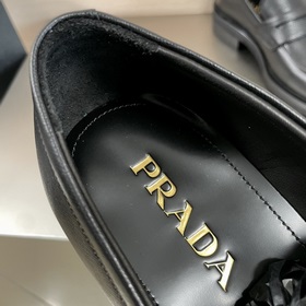 Код： YS004455 Prada Новые мужские лоферы с одним ремешком в налич