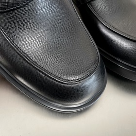 Код： YS004455 Prada Новые мужские лоферы с одним ремешком в налич