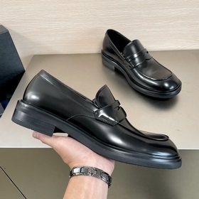 Код： YS004455 Prada Новые мужские лоферы с одним ремешком в налич