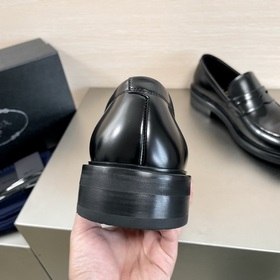 Код： YS004455 Prada Новые мужские лоферы с одним ремешком в налич