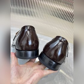 Prada предлагает высококачественные мужские кожаные туфли для пов