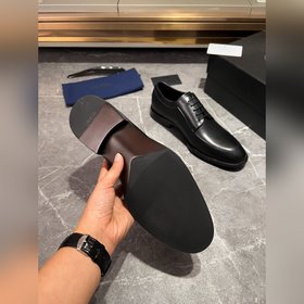 Мужские кожаные туфли PRADA, импортный товар, материал： кожа высш