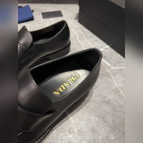 Мужские кожаные туфли PRADA, импортный товар, материал： кожа высш
