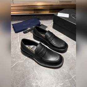 Мужские кожаные туфли PRADA, импортный товар, материал： кожа деся
