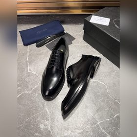 Мужские кожаные туфли PRADA, импортный товар, материал： кожа высш