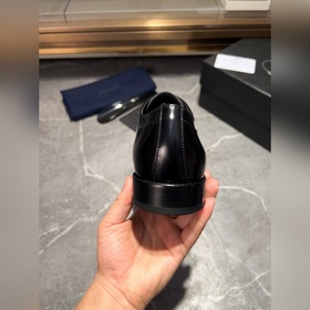 Мужские кожаные туфли PRADA, импортный товар, материал： кожа высш