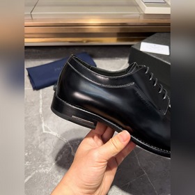 Мужские кожаные туфли PRADA, импортный товар, материал： кожа высш