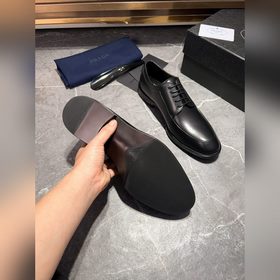 Мужские кожаные туфли PRADA, импортный товар, материал： кожа высш