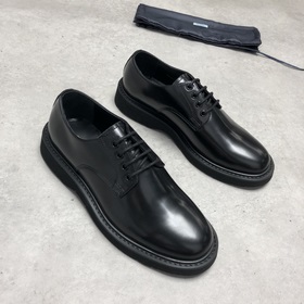 Prada Толстая подошва, формальный стиль, модель из фирменного маг