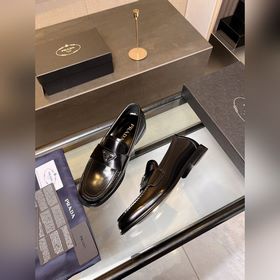 Prada предлагает высококачественные мужские кожаные туфли для пов