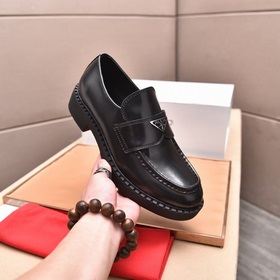 Торговая марка товара： Prada «Прада» оригинальные кожаные туфли 
