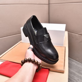 Торговая марка товара： Prada «Прада» оригинальные кожаные туфли 