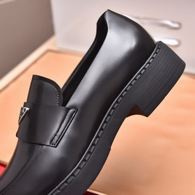 Торговая марка товара： Prada «Прада» оригинальные кожаные туфли 
