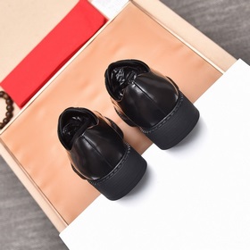 Торговая марка товара： Prada «Прада» оригинальные кожаные туфли 