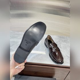 Prada предлагает высококачественные мужские кожаные туфли для пов