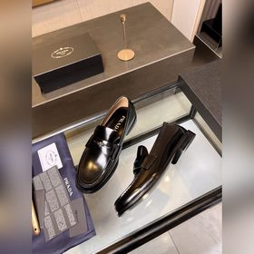 Prada предлагает высококачественные мужские кожаные туфли для пов