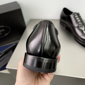 Prada – высококачественные мужские кожаные туфли для повседневной