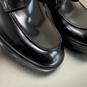 Код： YS004455 Prada Новые мужские кожаные туфли на шнурках Высоко