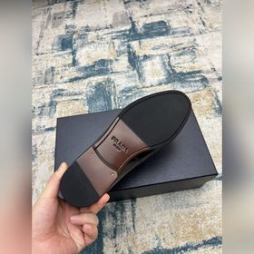 PRADA ~ Размер： 38-45 Новые высококачественные мужские кожаные т
