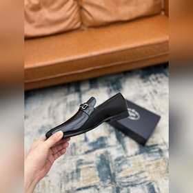 PRADA ~ Размер： 38-45 Новые высококачественные мужские кожаные т