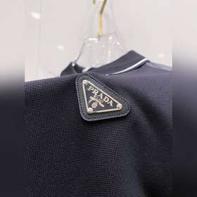 Prada 2025ss летняя новинка - мужская рубашка-поло с воротником и