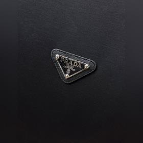 Prada 2025 весна-лето, новая коллекция, последние модели с круглы