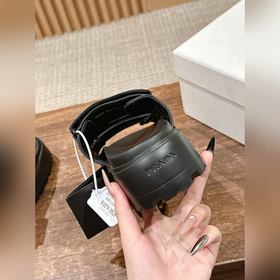 Prada Сандалии на толстой подошве с двумя ремешками на липучках С