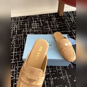 Услуги покупке товаров  Prada 25ss Prada Подиумная модель с треу