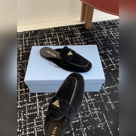 Услуги покупке товаров  Prada 25ss Prada Подиумная модель с треу