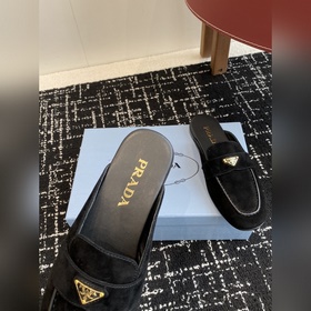 Услуги покупке товаров  Prada 25ss Prada Подиумная модель с треу