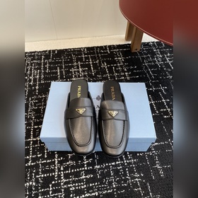 Услуги покупке товаров  Prada 25ss Prada Подиумная модель с треу