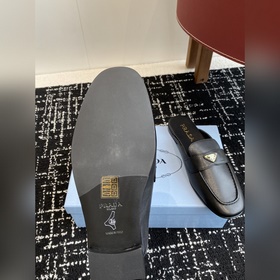 Услуги покупке товаров  Prada 25ss Prada Подиумная модель с треу