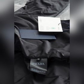Новая весенняя коллекция Prada 2025, водонепроницаемая куртка с к