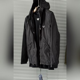 Новая весенняя коллекция Prada 2025, водонепроницаемая куртка с к