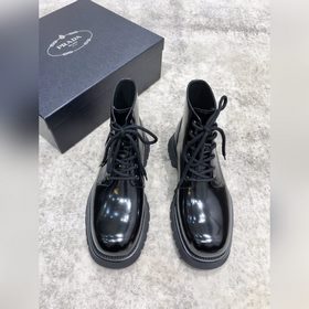 Мужские высокие ботинки Prada поступили в продажу в магазинах. Ве