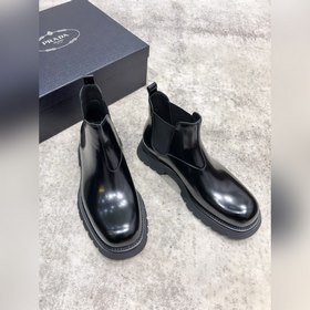 Мужские высокие ботинки Prada поступили в продажу в магазинах. Ве