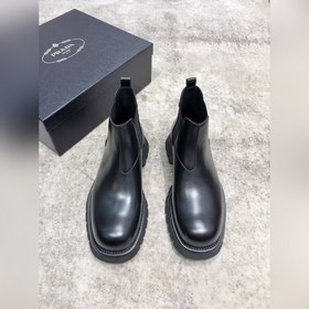 Мужские высокие ботинки Prada поступили в продажу в магазинах. Ве