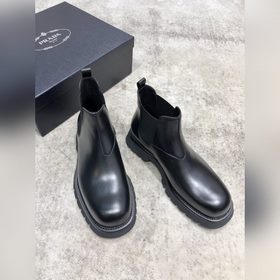 Мужские высокие ботинки Prada поступили в продажу в магазинах. Ве
