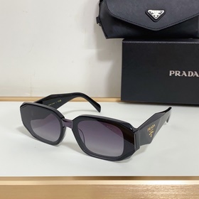 PRADA MOD： PR160S Размер： 52/21/145