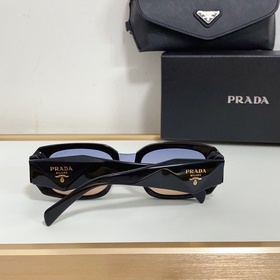 PRADA MOD： PR160S Размер： 52/21/145