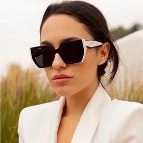 PRADA на лице МОДЕЛЬ： SPR 15WS Размер： 54, 19-140
