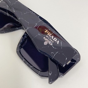 PRADA МОДЕЛЬ： SPR1791 Размер： 53/17-145