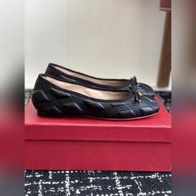 Услуги покупке товаров  Valentino 25ss весна-лето, новая модель,