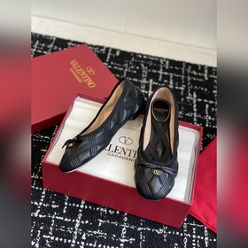 Услуги покупке товаров  Valentino 25ss весна-лето, новая модель,