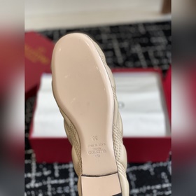 Услуги покупке товаров  Valentino 25ss весна-лето, новая модель,