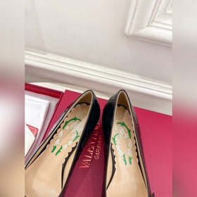 Valentino 2025 весна-лето новинки BOWOW кожаные туфли с каменным 