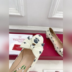Valentino 2025 весна-лето новинки BOWOW шелковые туфли на каблука